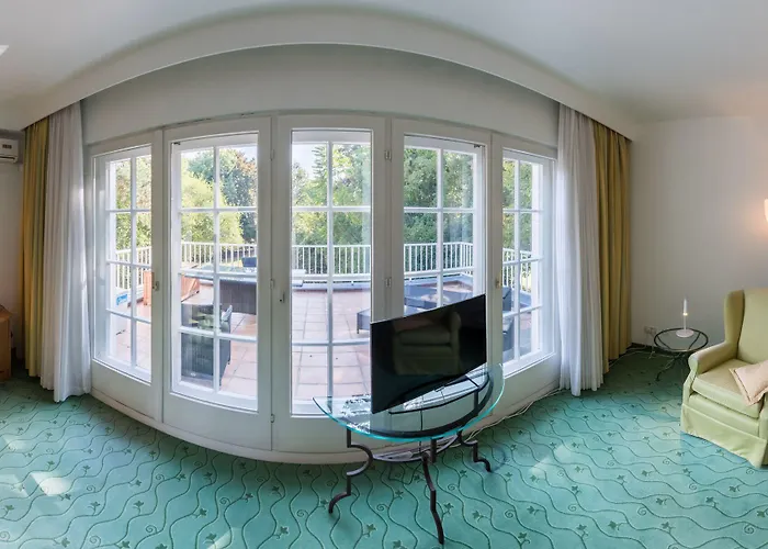 Otel Im Park 3*