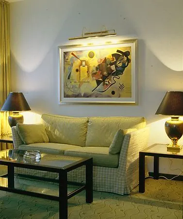Im Park Hotel 3*